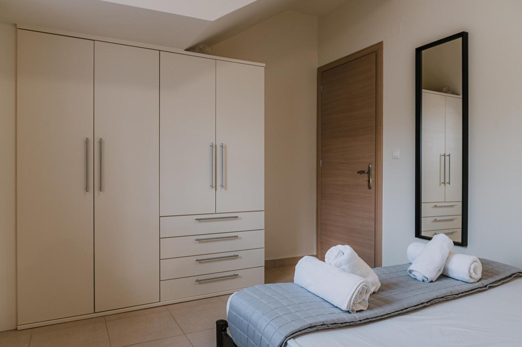 Hb Modern Apartments Tolón Quarto foto
